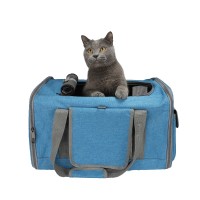 Pet handbags are outdoors out of the cat bag for convenient airbags